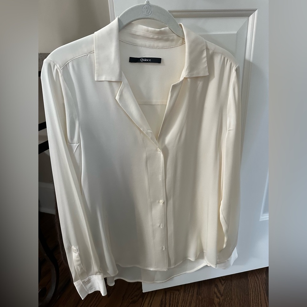 Quince silk blouse in cream size small barely worn